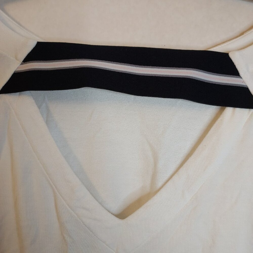 CAbi Around The Clock Center Shirt Womens M White Long Sleeve Open Back Top 5555 - Picture 8 of 15